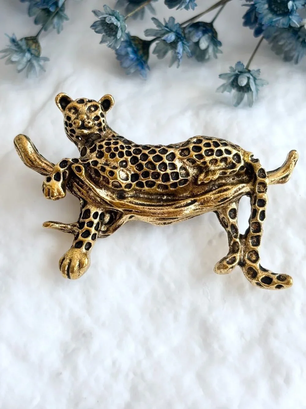Leopard Figural Gold Toned Textured Vintage Inspired Brooch Pin
